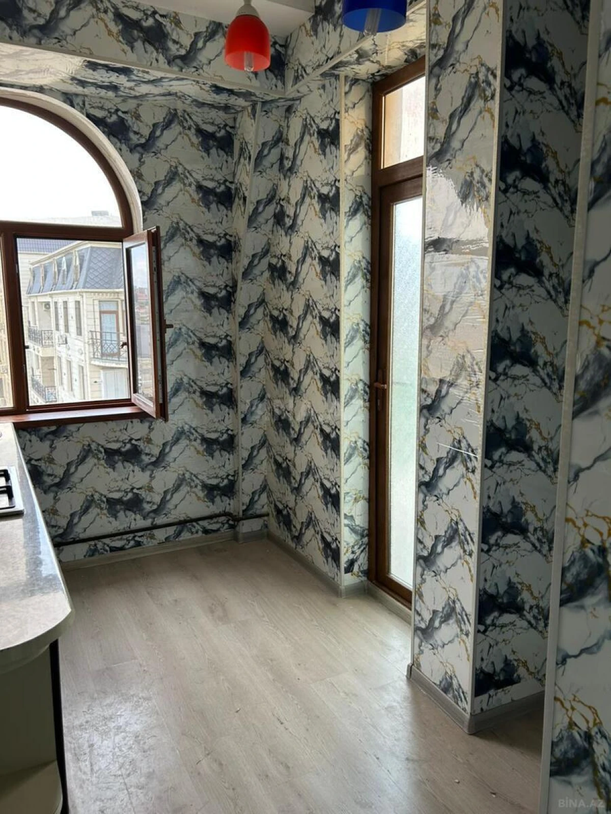 Satılır 2 otaqlı mənzil 72 m²