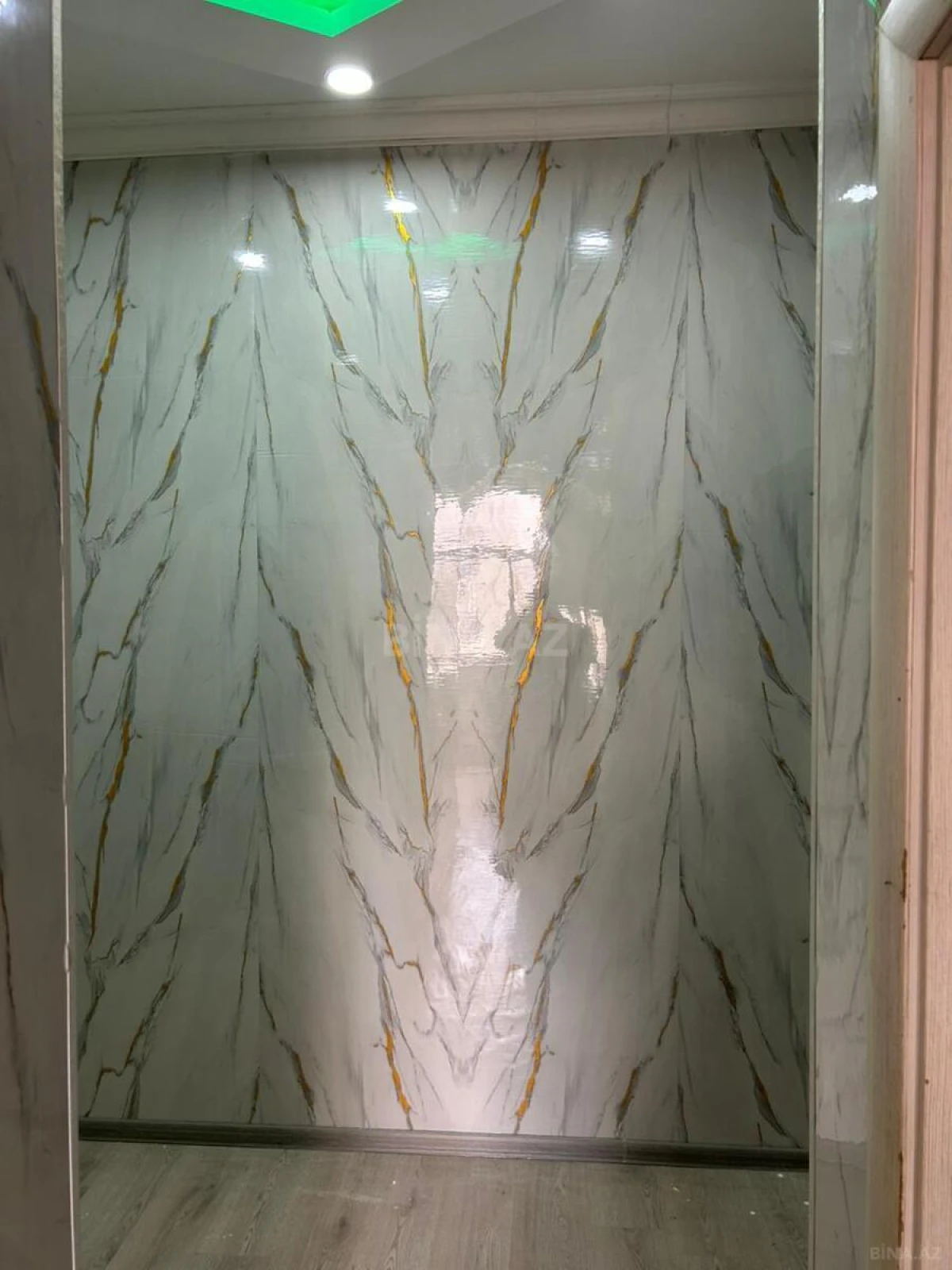 Satılır 2 otaqlı mənzil 72 m²