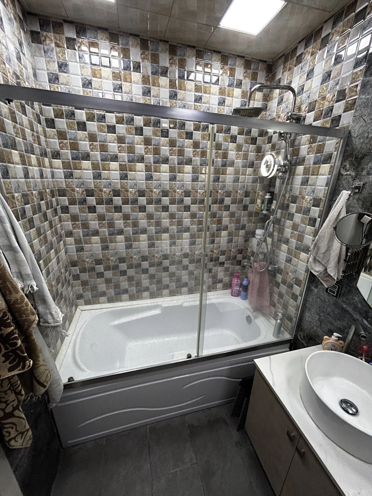 Satılır 2 otaqlı mənzil 66 m²