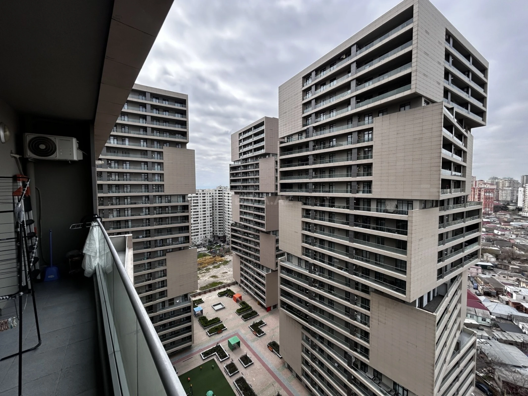 Satılır 2 otaqlı mənzil 66 m²