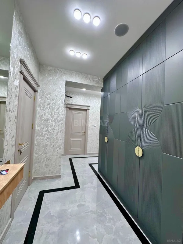 Satılır 3 otaqlı mənzil 110 m²