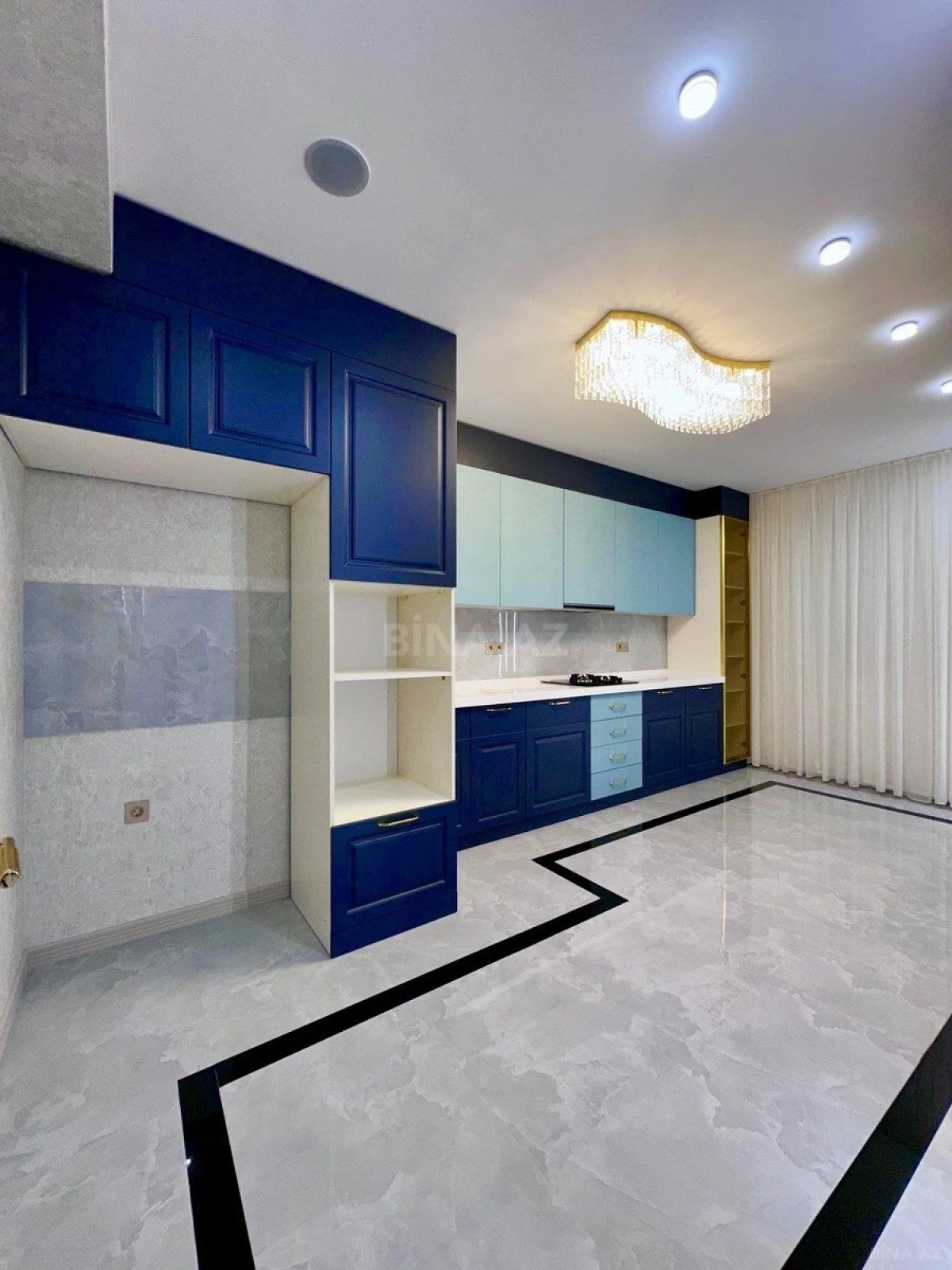 Satılır 3 otaqlı mənzil 110 m²