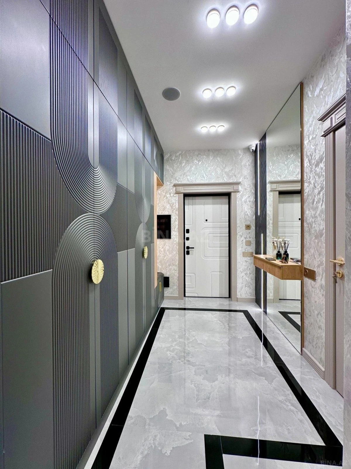 Satılır 3 otaqlı mənzil 110 m²