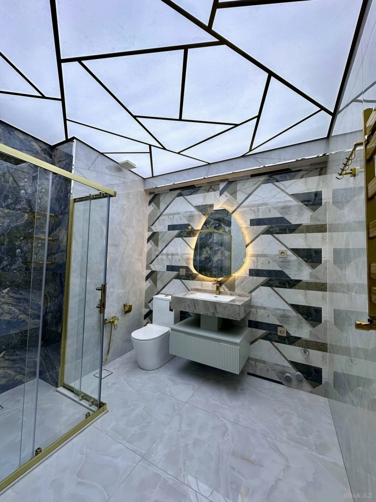 Satılır 3 otaqlı mənzil 110 m²