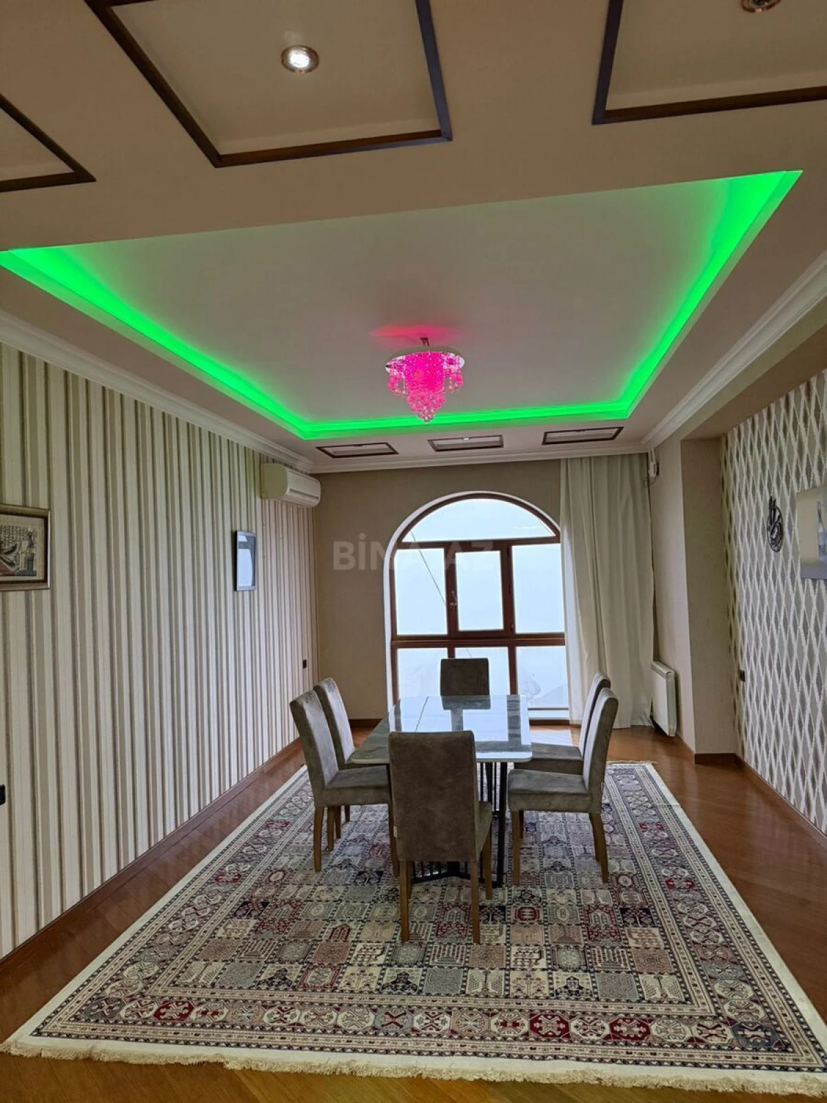 Kirayə verilir 3 otaqlı mənzil 160 m²