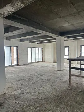 Satılır 5 otaqlı mənzil 450 m²