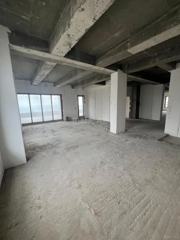 Satılır 5 otaqlı mənzil 450 m²