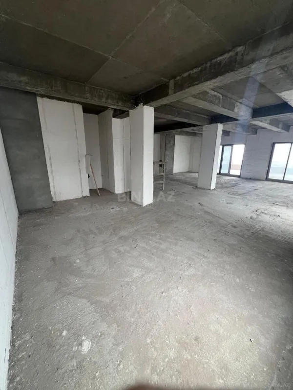 Satılır 5 otaqlı mənzil 450 m²