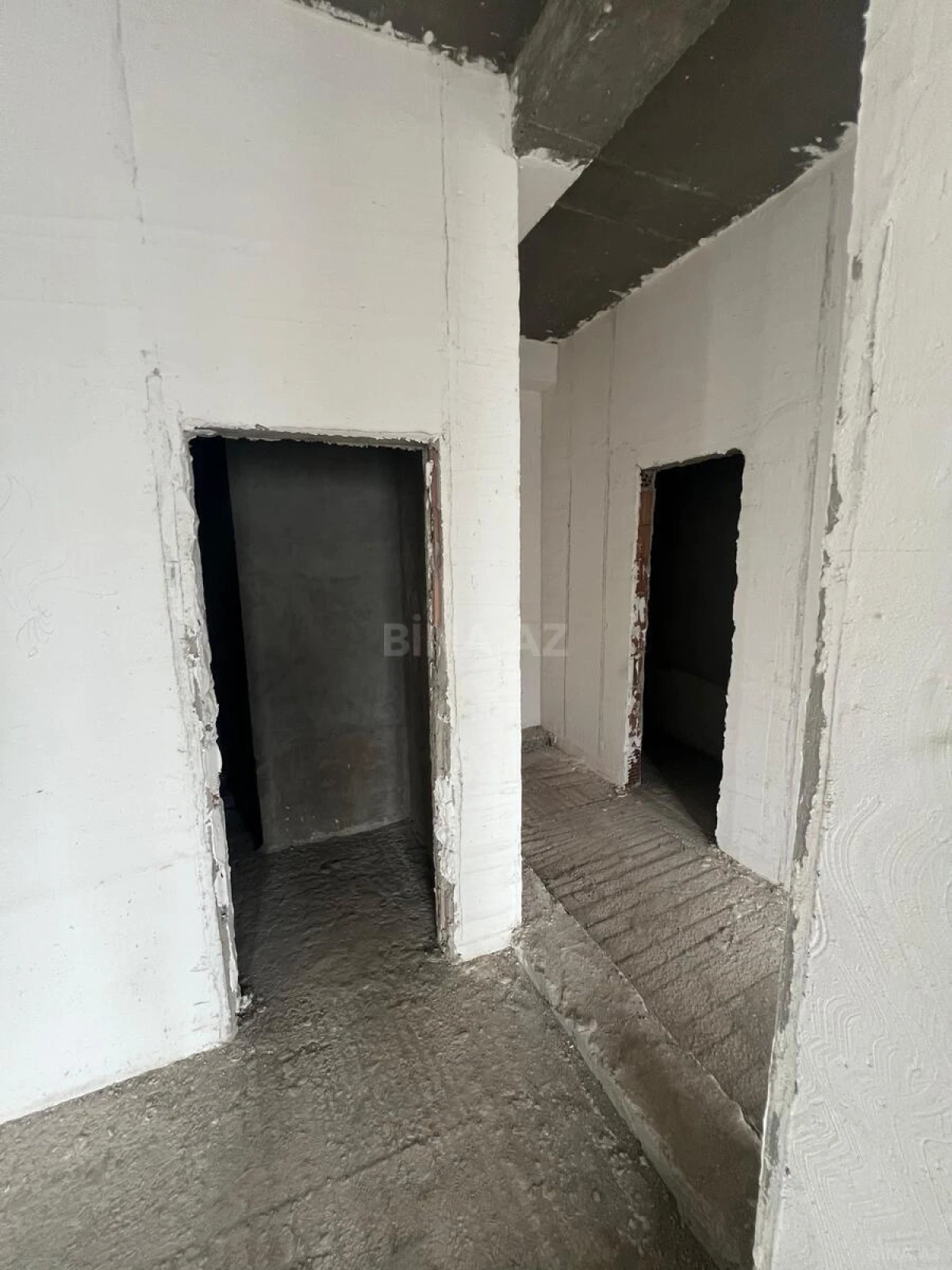 Satılır 5 otaqlı mənzil 450 m²