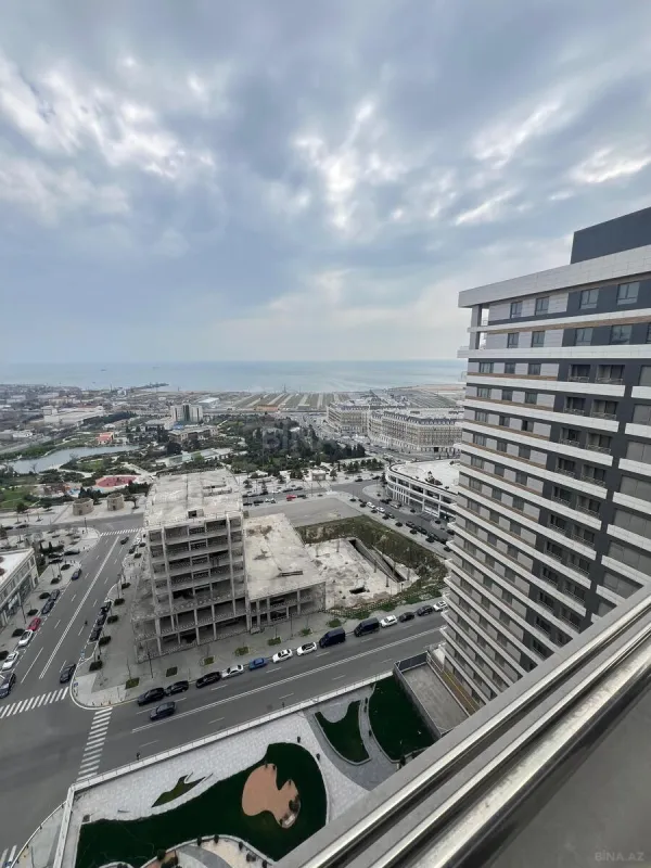 Satılır 5 otaqlı mənzil 450 m²