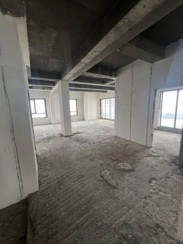 Satılır 5 otaqlı mənzil 450 m²