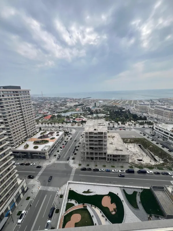 Satılır 5 otaqlı mənzil 450 m²