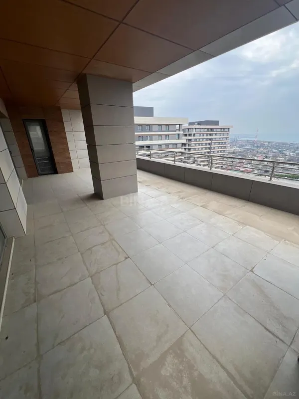 Satılır 5 otaqlı mənzil 450 m²