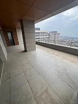 Satılır 5 otaqlı mənzil 450 m²