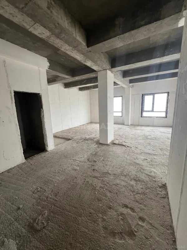 Satılır 5 otaqlı mənzil 450 m²