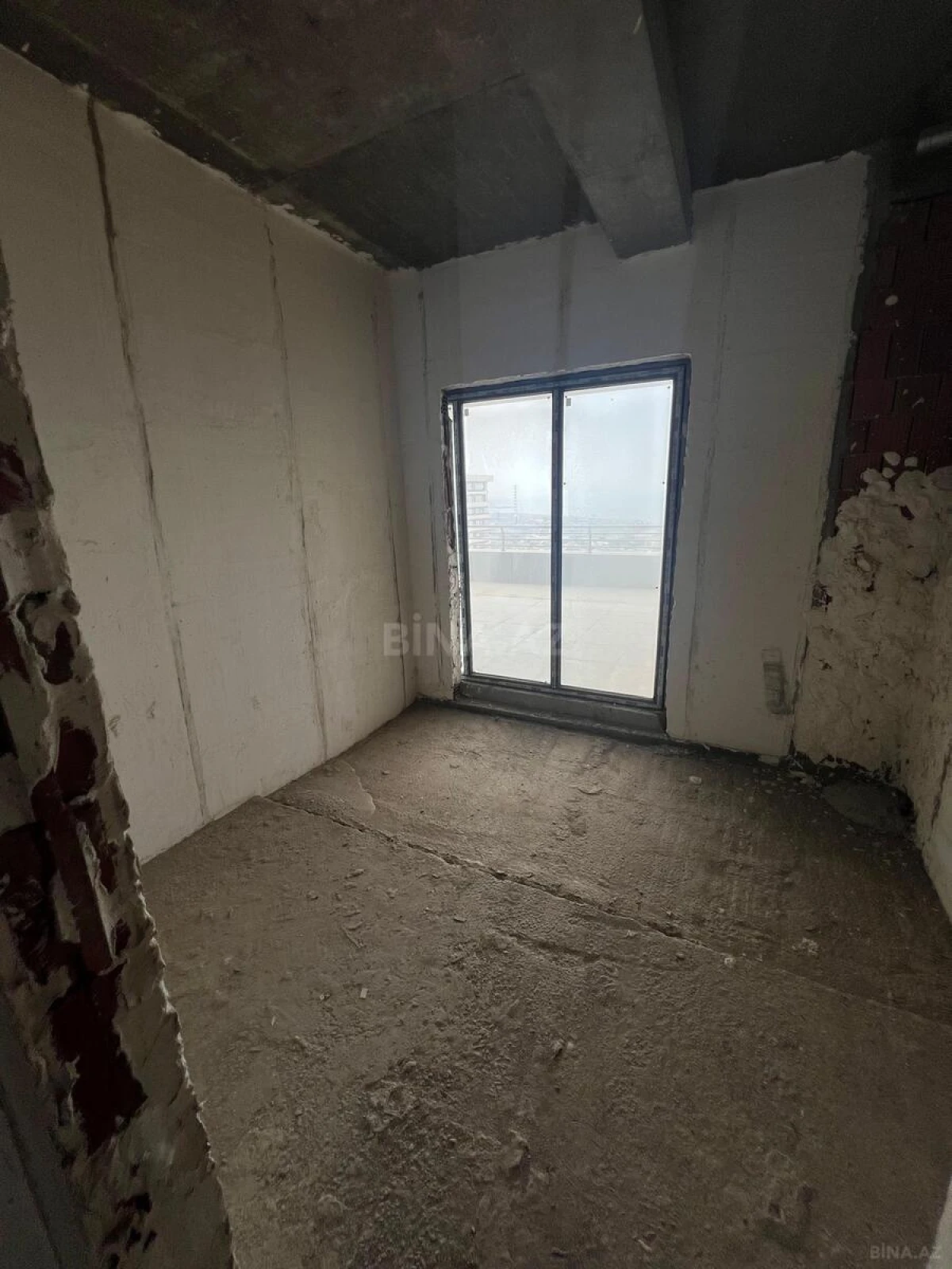 Satılır 5 otaqlı mənzil 450 m²