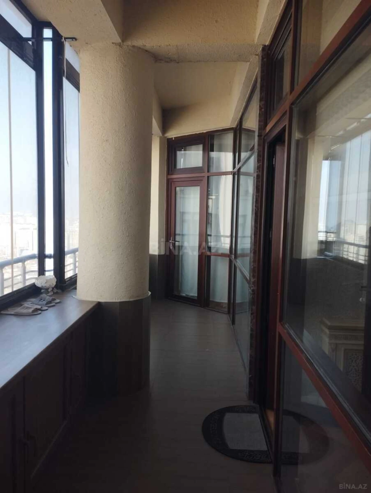 Kirayə verilir 5 otaqlı mənzil 220 m²
