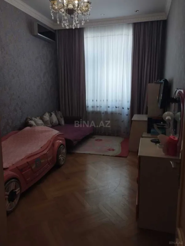 Kirayə verilir 5 otaqlı mənzil 220 m²