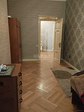 Kirayə verilir 5 otaqlı mənzil 220 m²