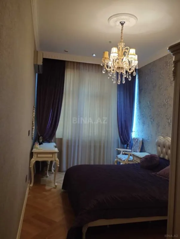 Kirayə verilir 5 otaqlı mənzil 220 m²