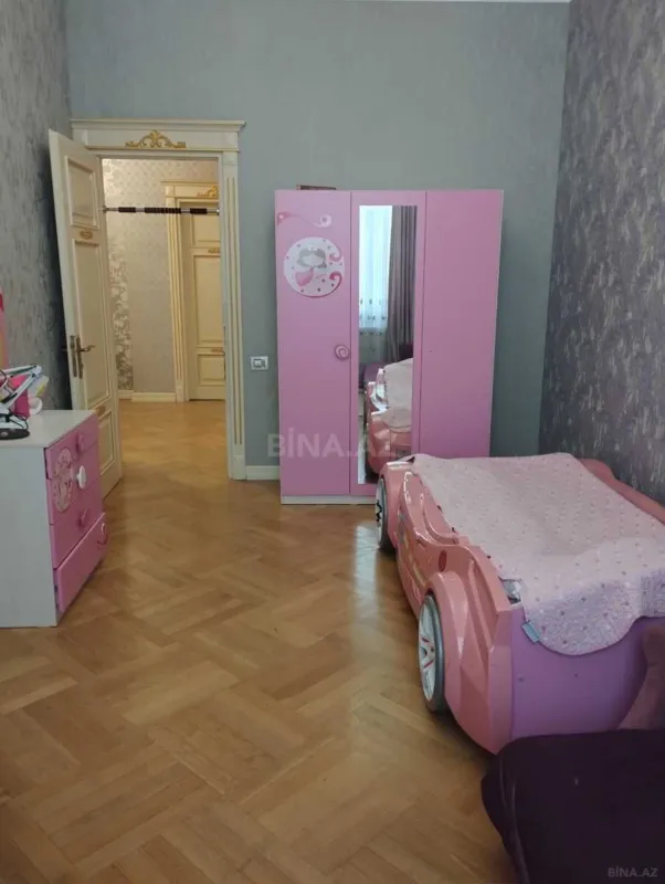 Kirayə verilir 5 otaqlı mənzil 220 m²