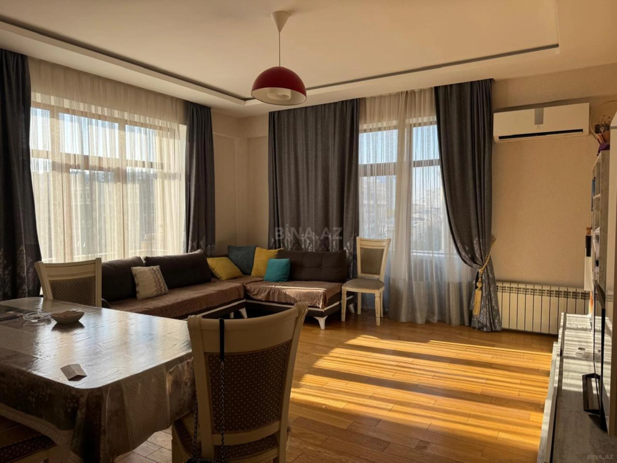 Satılır 4 otaqlı mənzil 147 m²