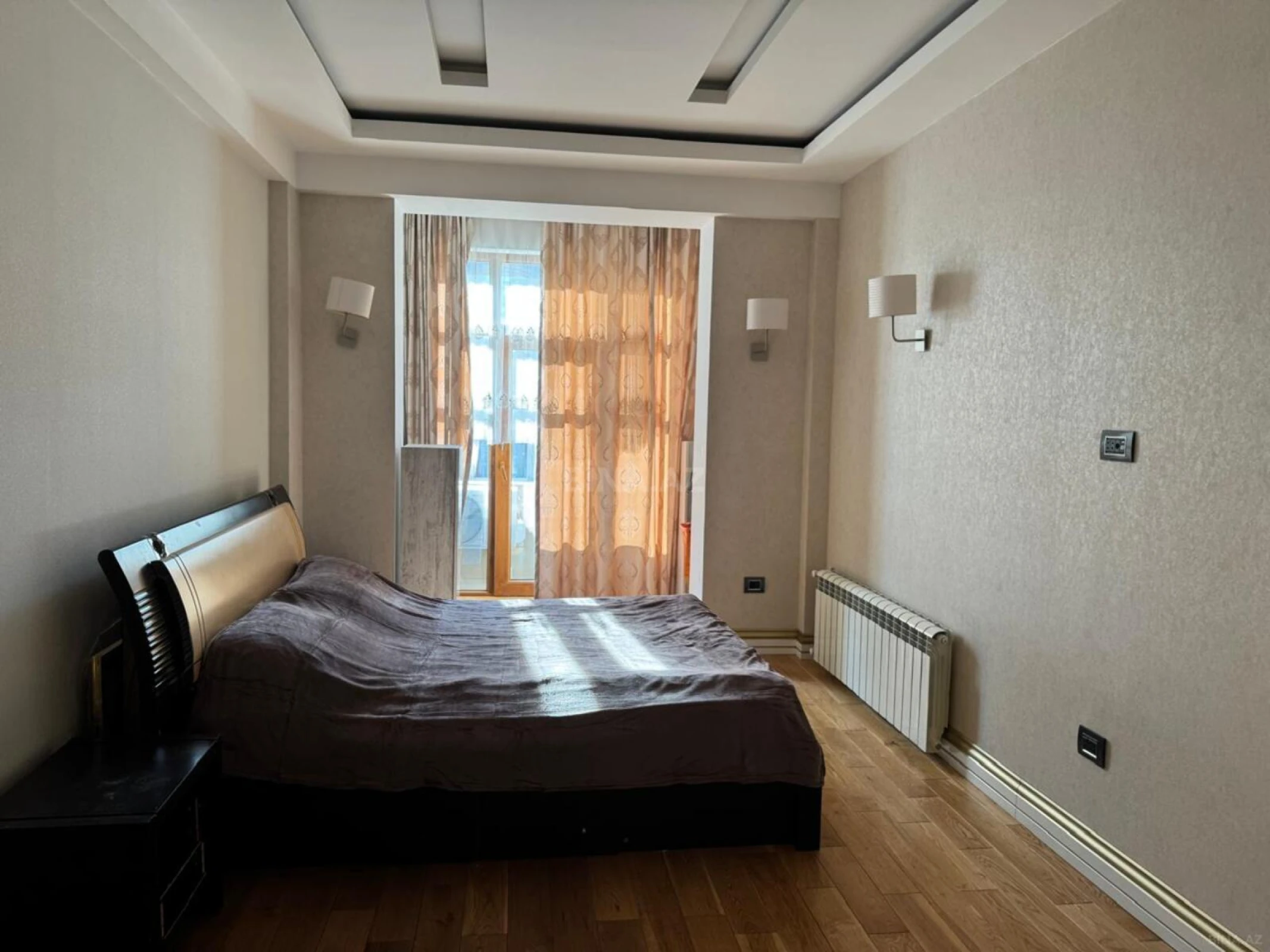 Satılır 4 otaqlı mənzil 147 m²