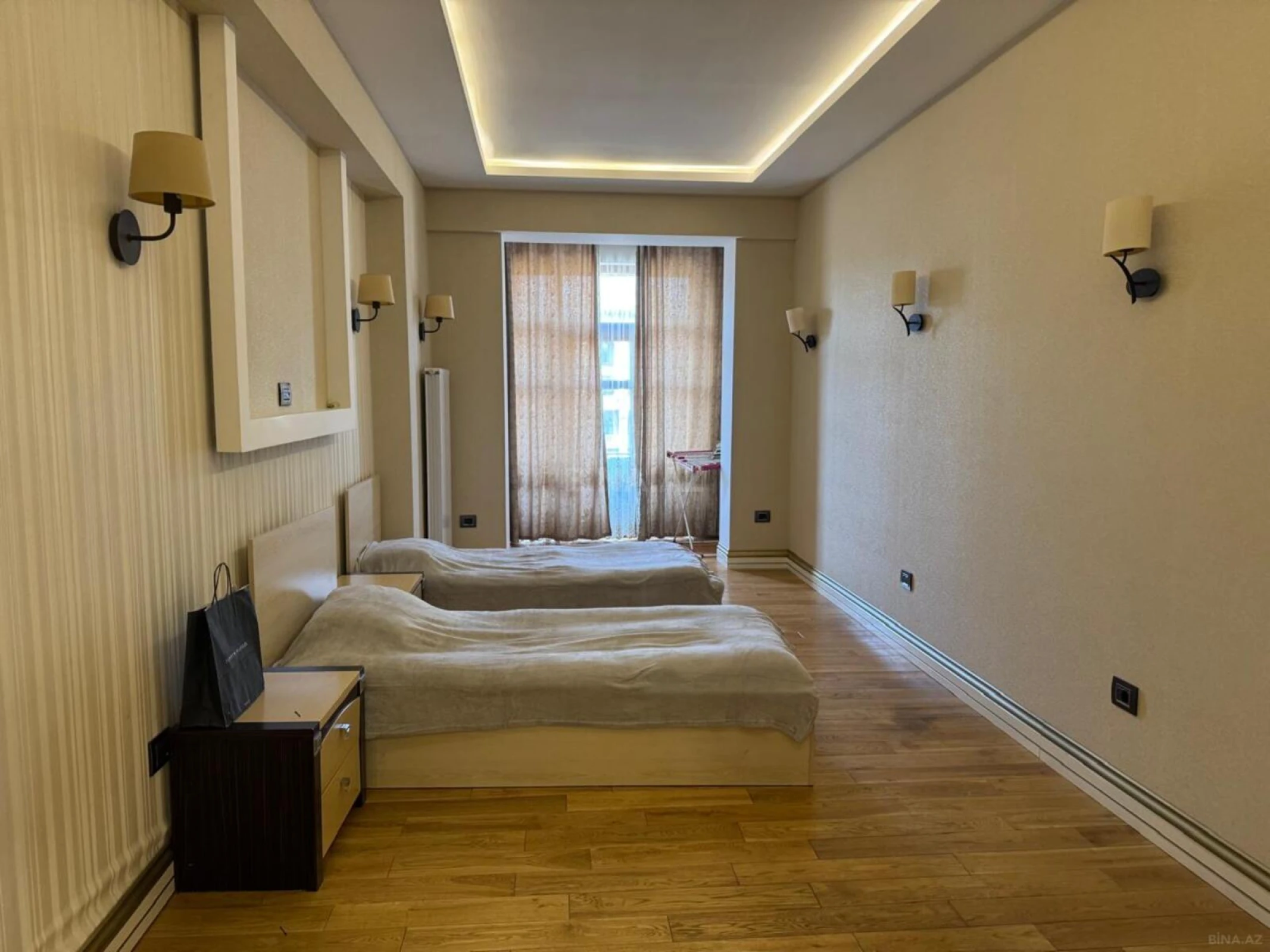 Satılır 4 otaqlı mənzil 147 m²