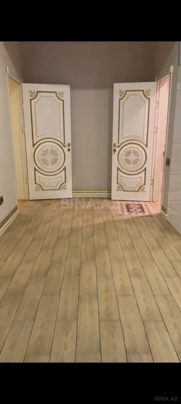 Satılır 4 otaqlı mənzil 147 m²