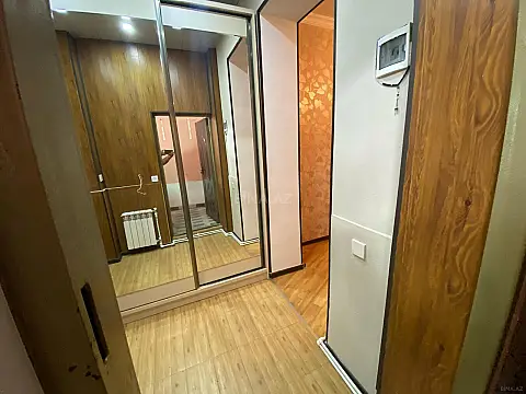 Satılır 4 otaqlı mənzil 147 m²