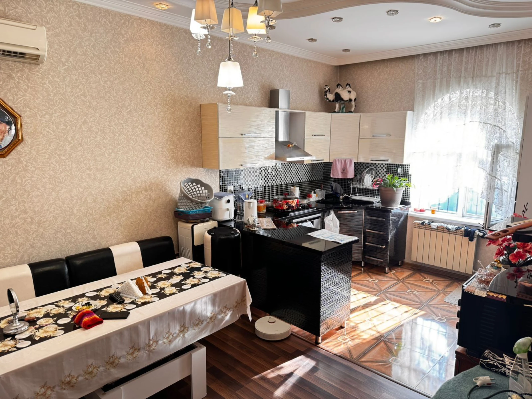 Satılır 5 otaqlı həyət evi 220 m²