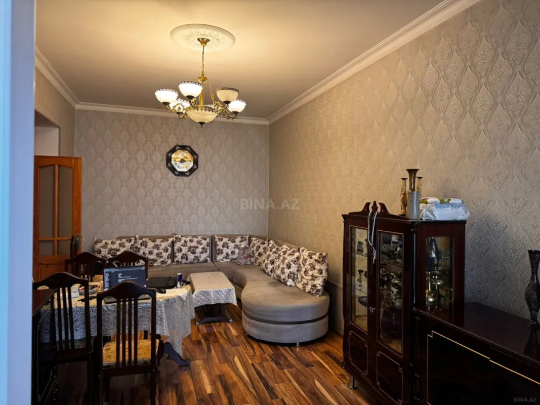 Satılır 5 otaqlı həyət evi 220 m²
