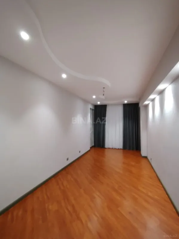 Satılır 3 otaqlı mənzil 128 m²