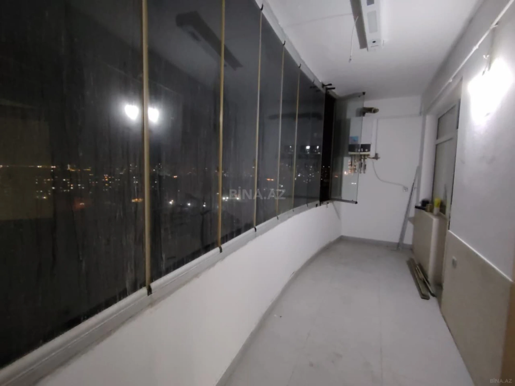 Satılır 3 otaqlı mənzil 128 m²