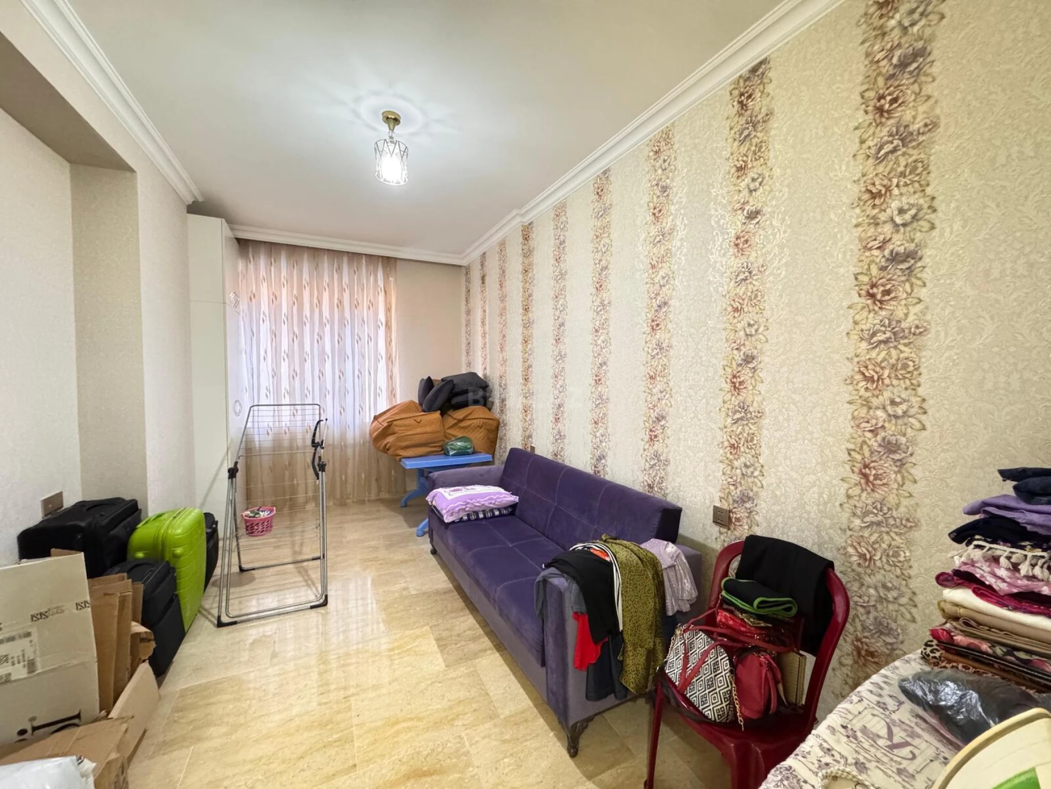 Satılır 4 otaqlı mənzil 200 m²