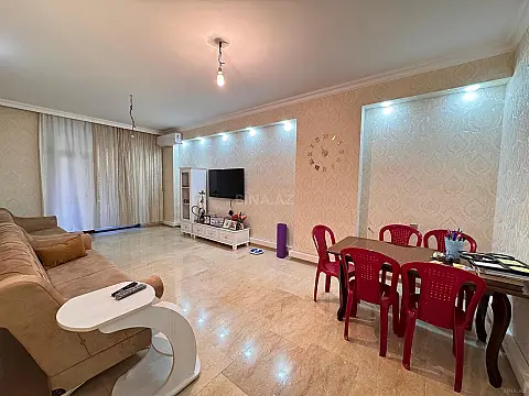 Satılır 4 otaqlı mənzil 200 m²