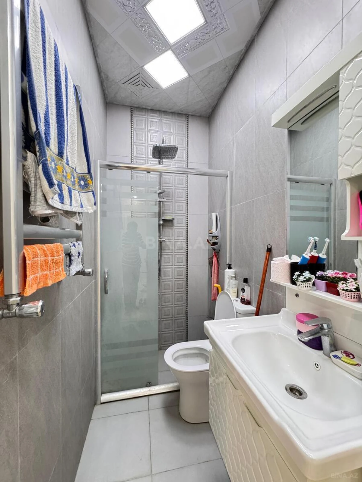 Satılır 4 otaqlı mənzil 200 m²