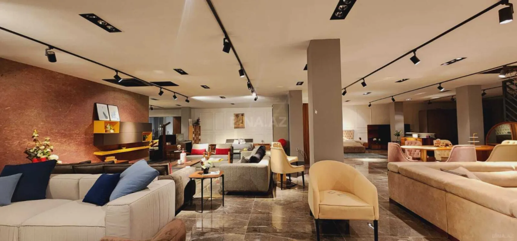 Kirayə verilir obyekt 1700 m²