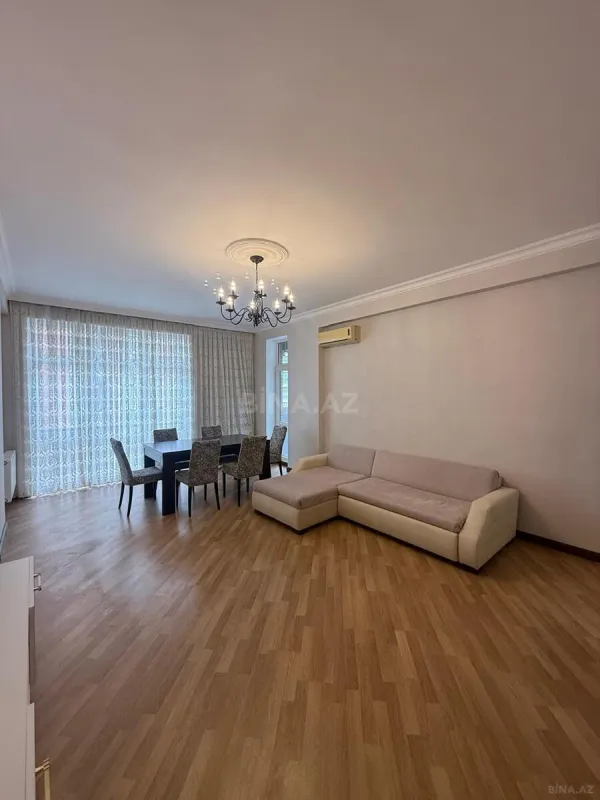 Kirayə verilir 3 otaqlı mənzil 128 m²
