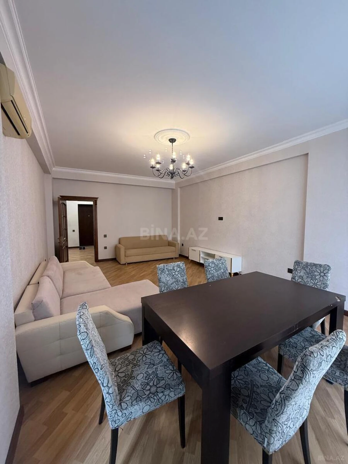 Kirayə verilir 3 otaqlı mənzil 128 m²