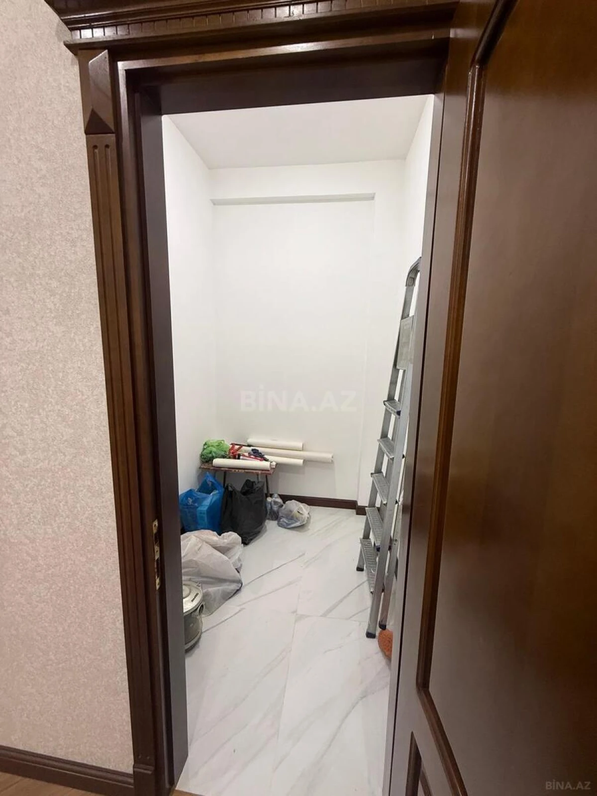 Kirayə verilir 3 otaqlı mənzil 128 m²