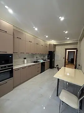 Kirayə verilir 3 otaqlı mənzil 128 m²