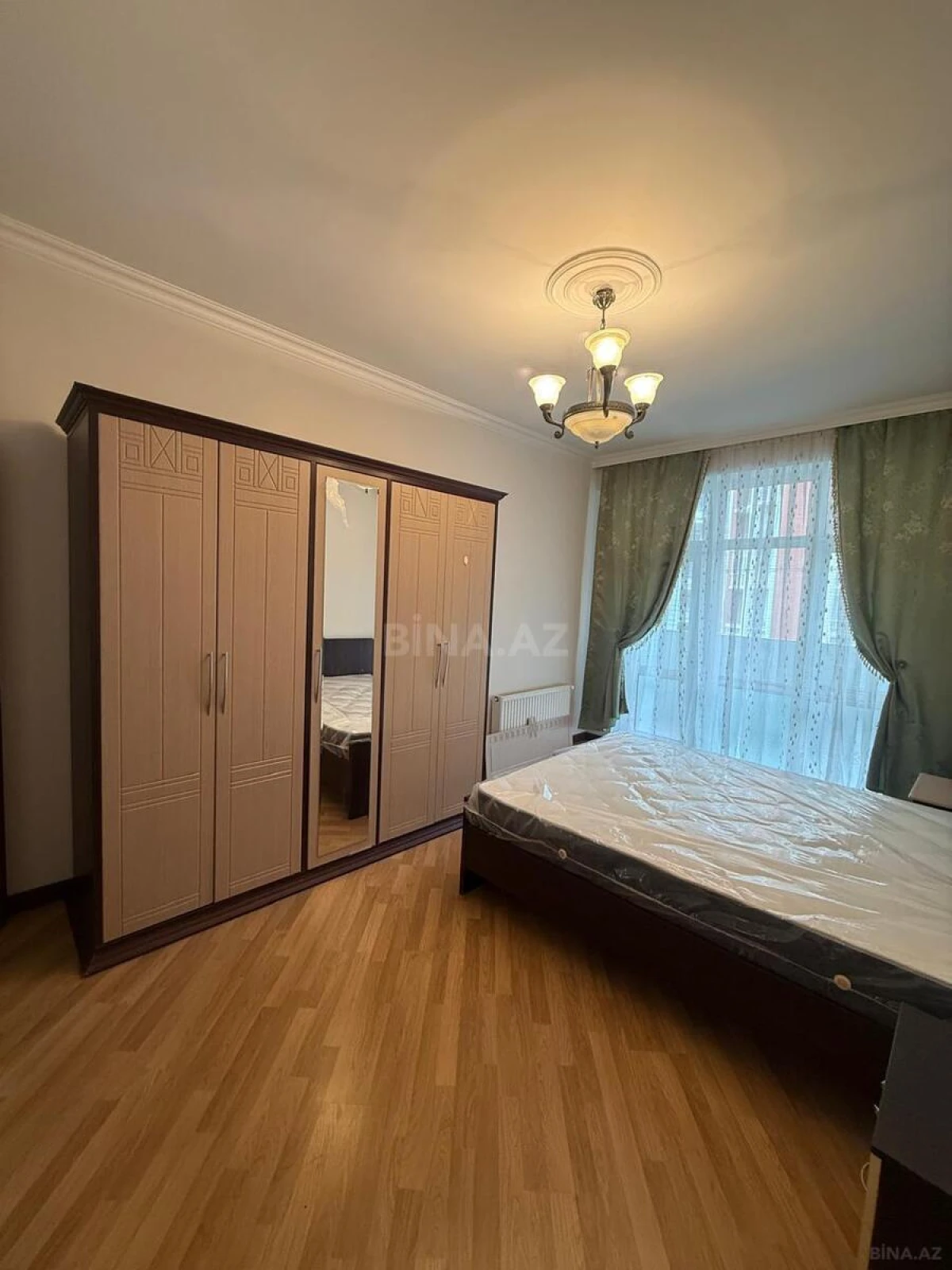 Kirayə verilir 3 otaqlı mənzil 128 m²