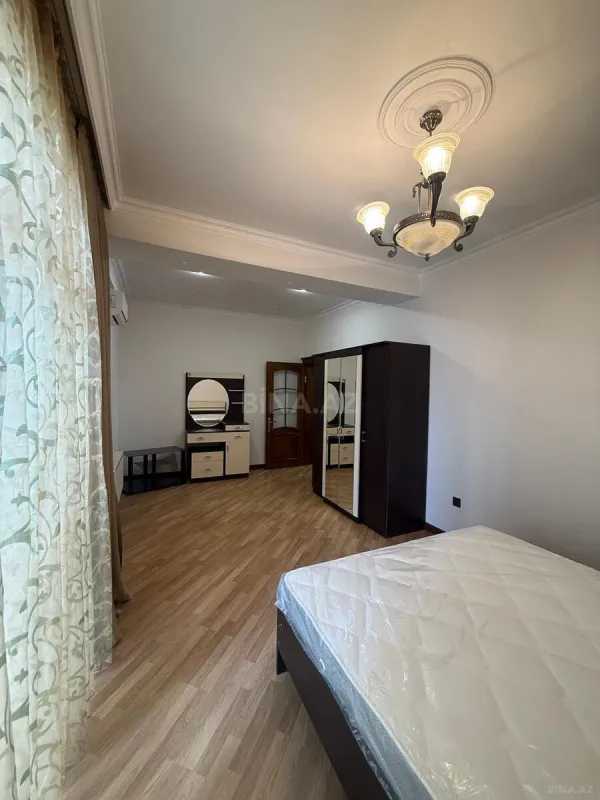 Kirayə verilir 3 otaqlı mənzil 128 m²