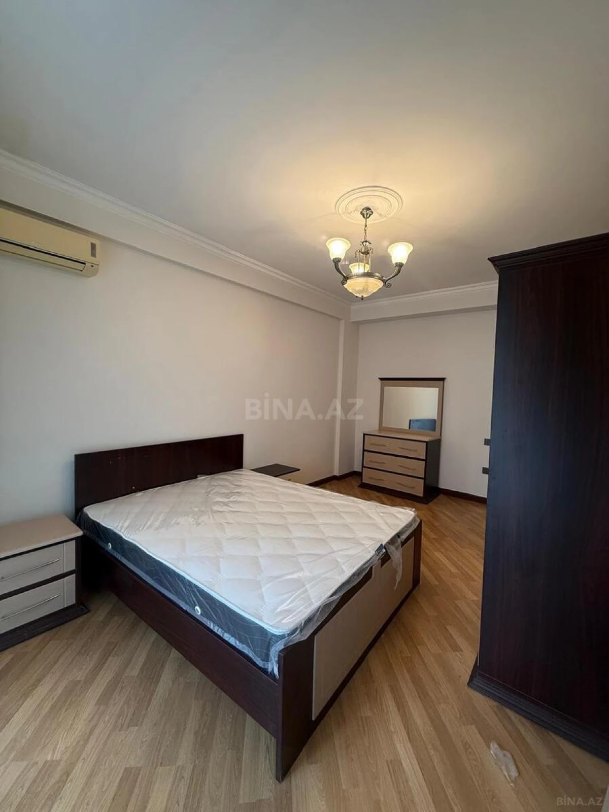 Kirayə verilir 3 otaqlı mənzil 128 m²