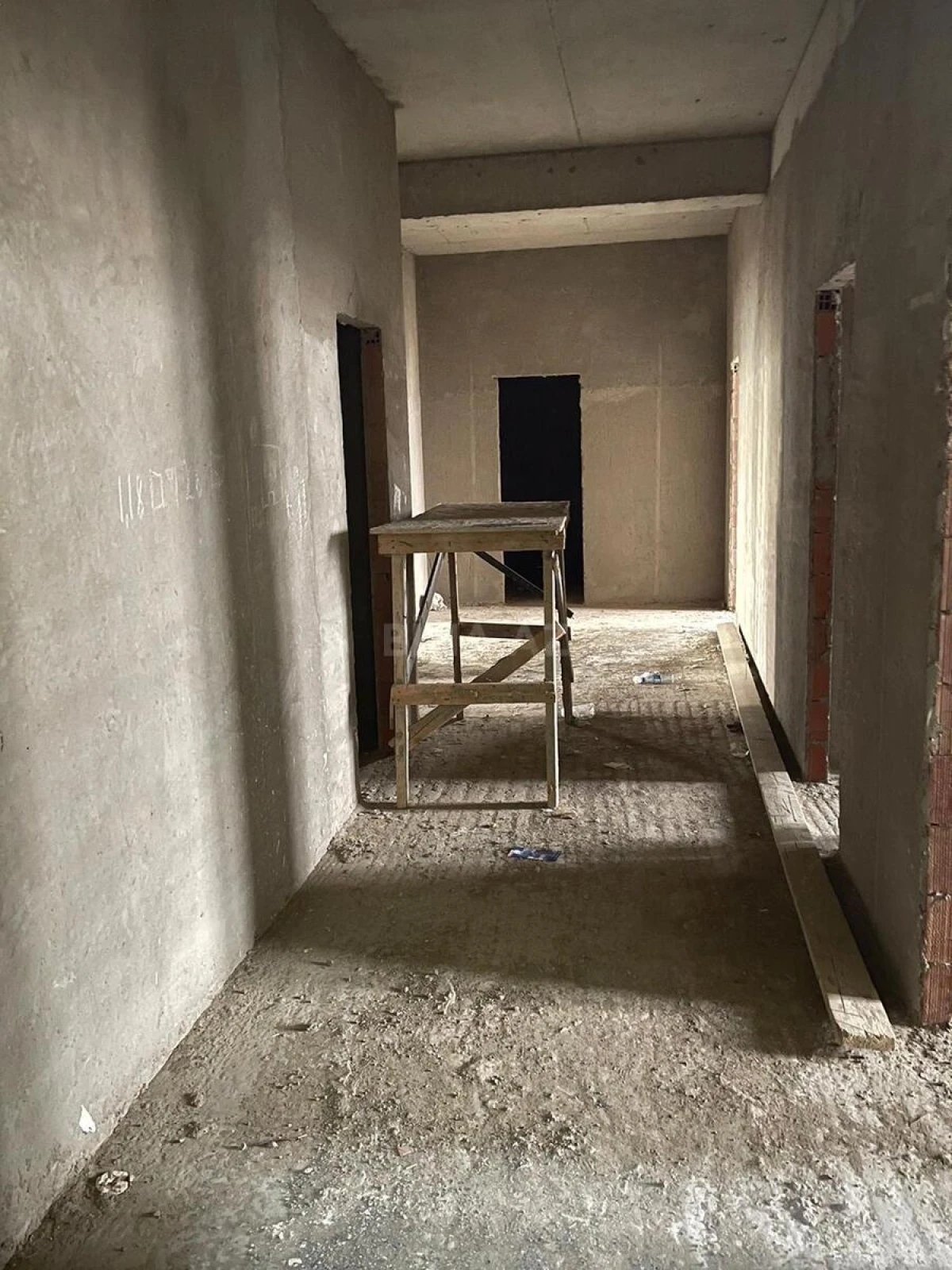 Satılır 4 otaqlı mənzil 209 m²