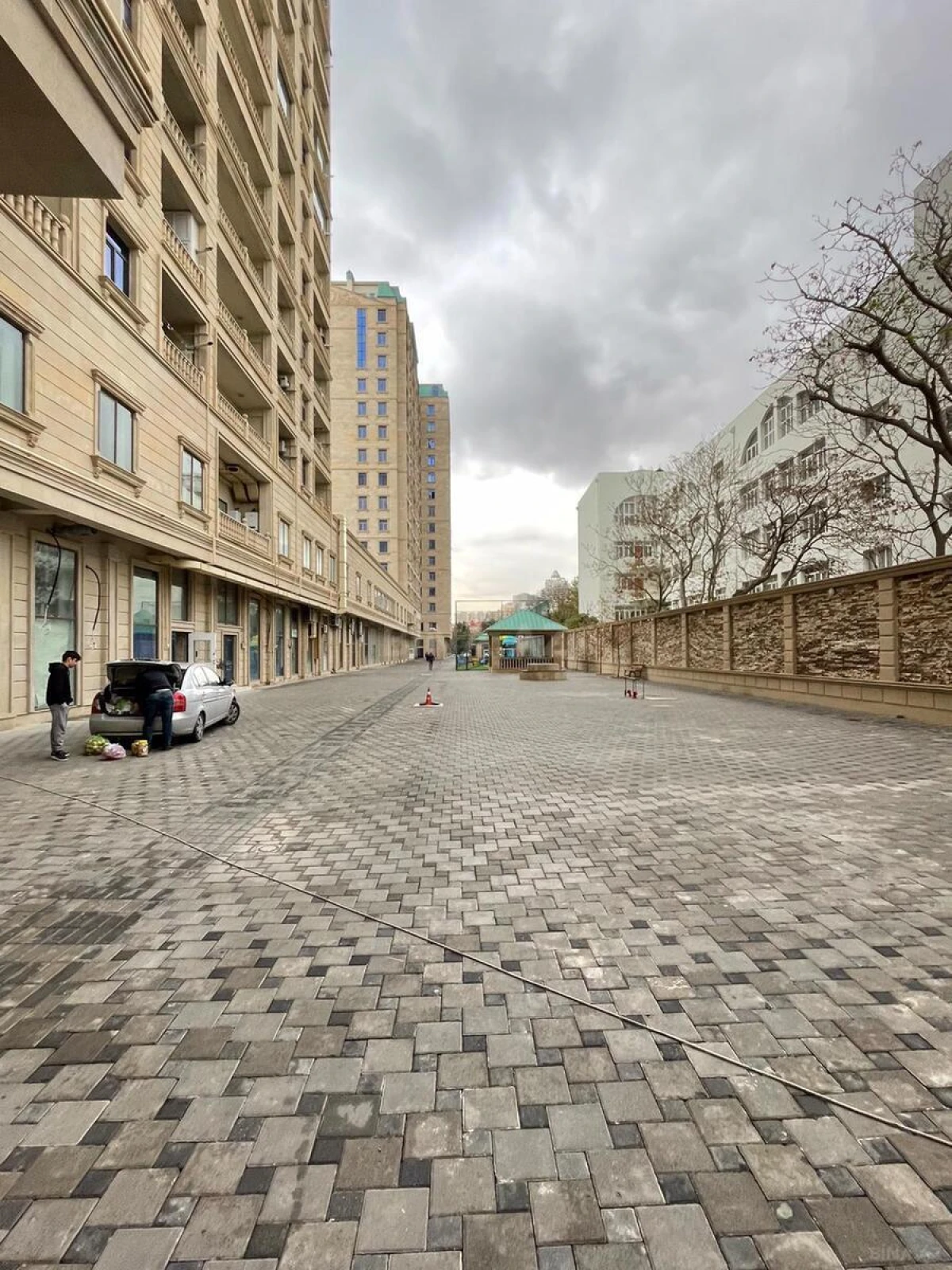 Satılır 4 otaqlı mənzil 209 m²