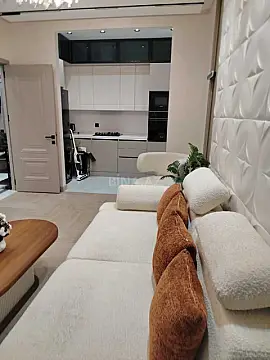 Kirayə verilir 2 otaqlı mənzil 70 m²