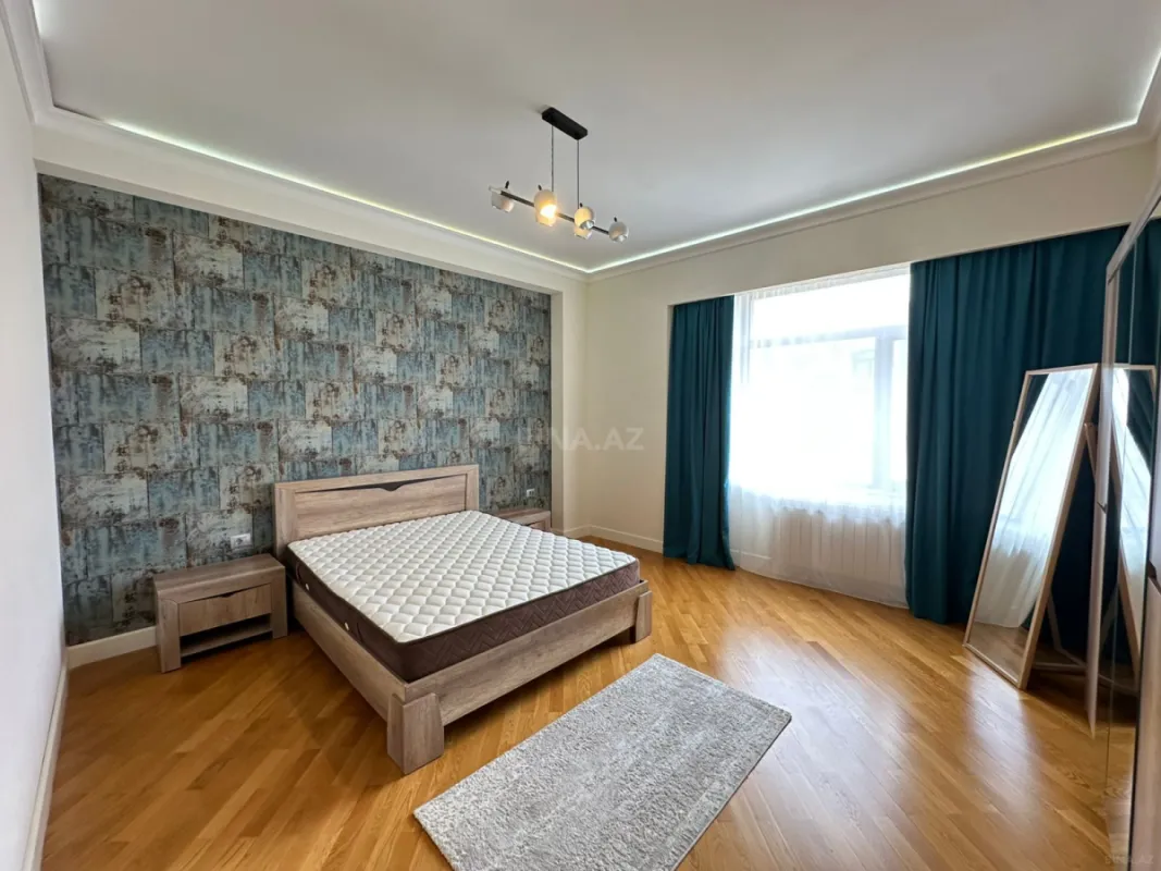 Kirayə verilir 4 otaqlı mənzil 160 m²