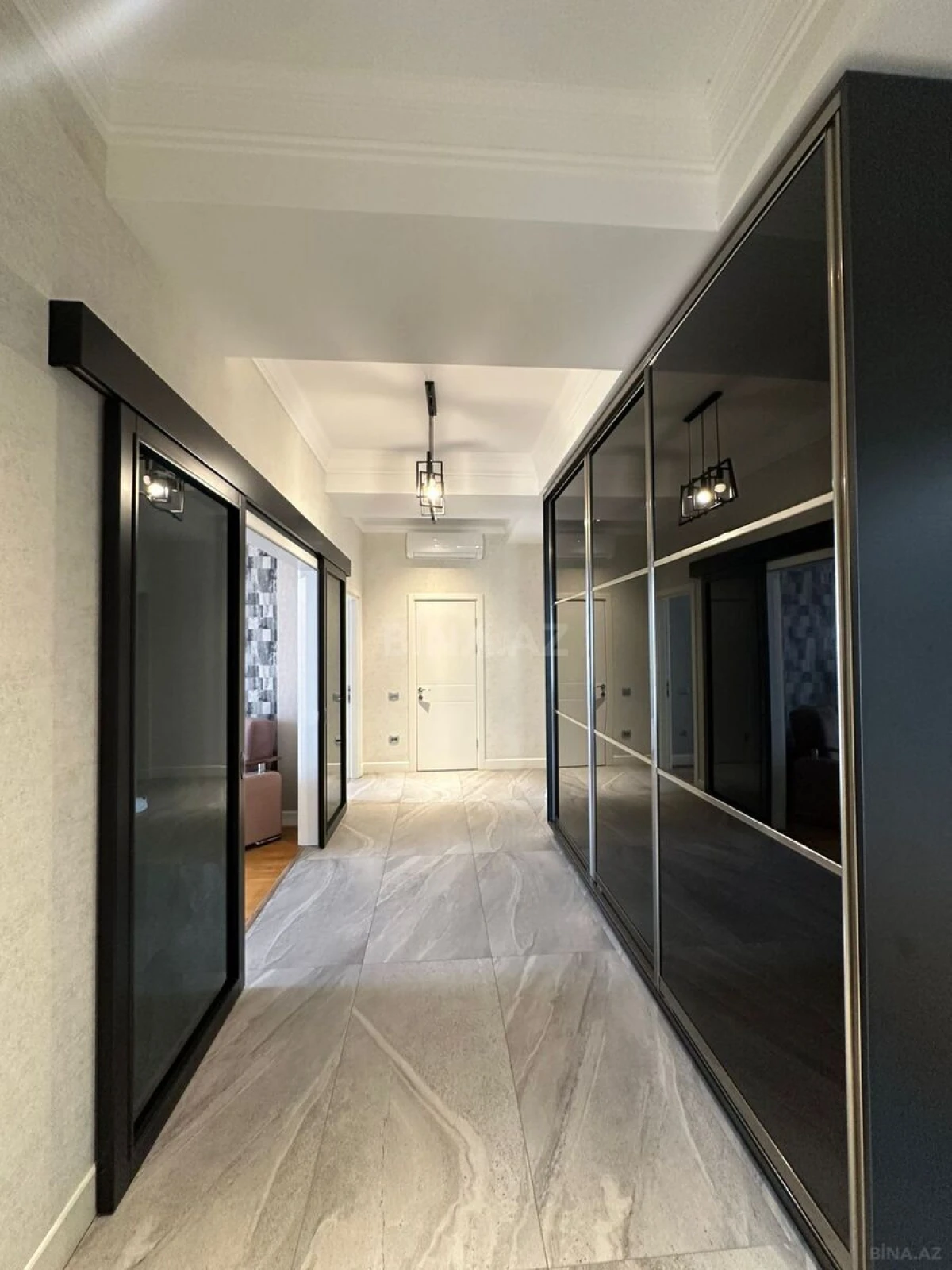 Kirayə verilir 4 otaqlı mənzil 160 m²
